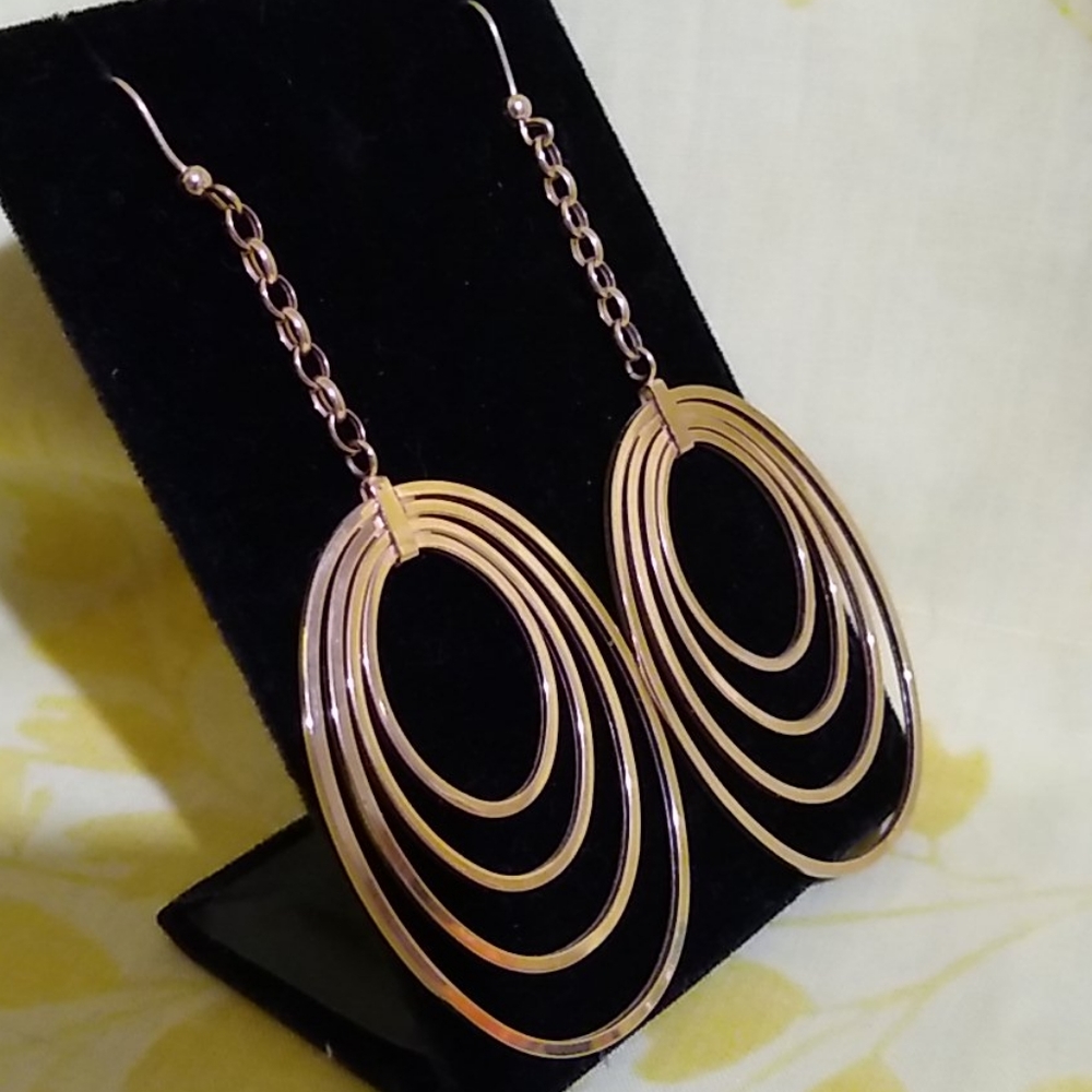 Elegant 14K Triplr Hoop Oval Earrings